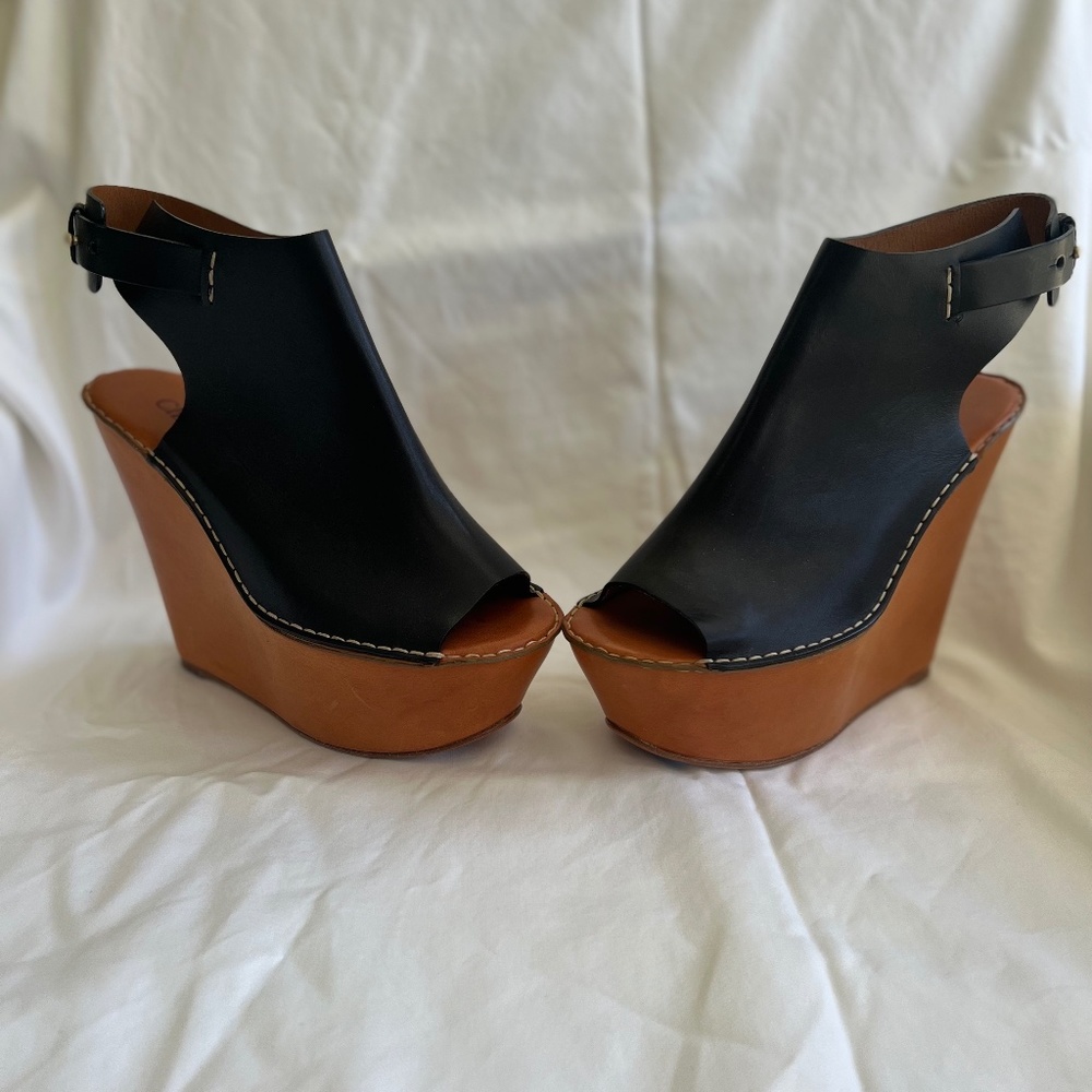 NWOT- Chloé Black/Tan Leather Boho Wedge Sandals